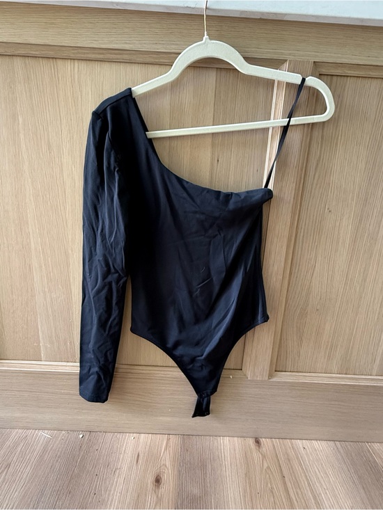 Babaton Tops - Babaton Black One-Shoulder Long Sleeve Bodysuit